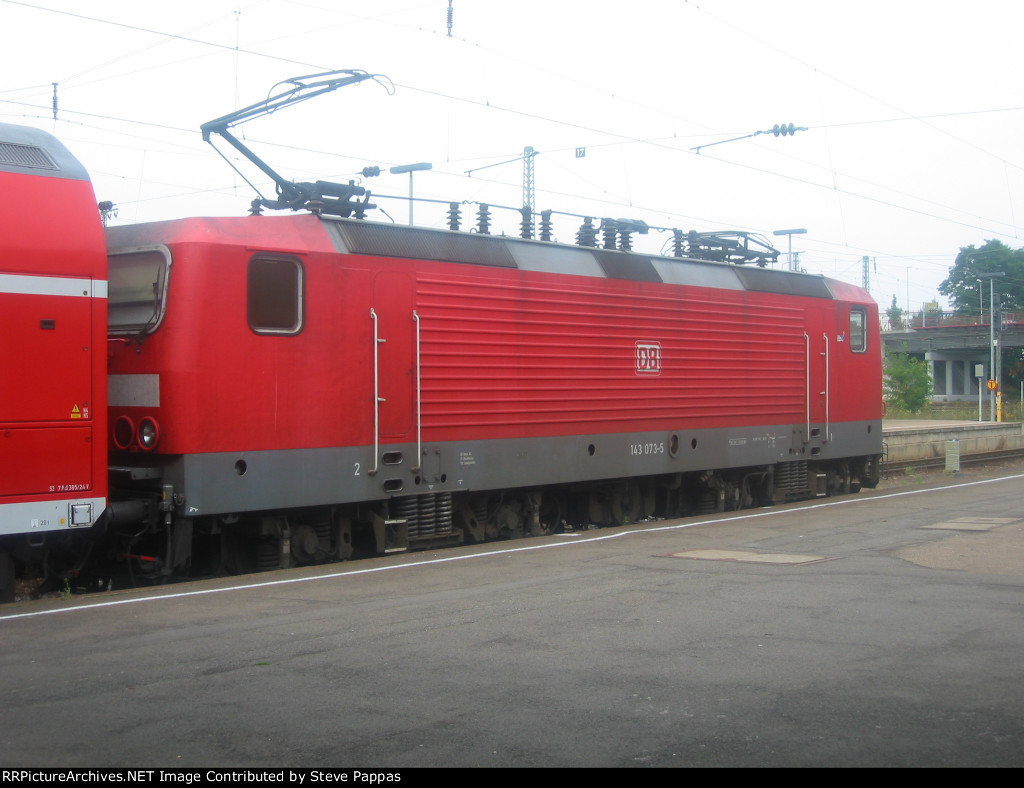 DB 143 073-5